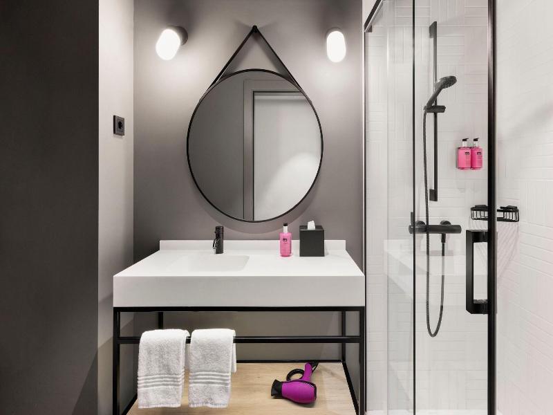 Moxy Barcelona image