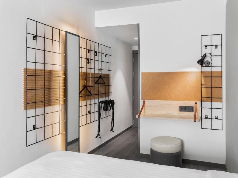 Moxy Barcelona image
