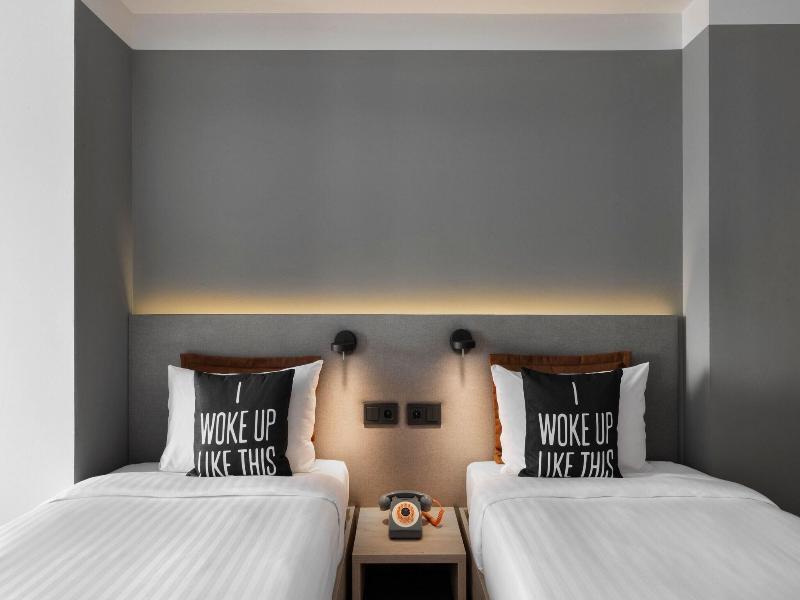Moxy Barcelona image