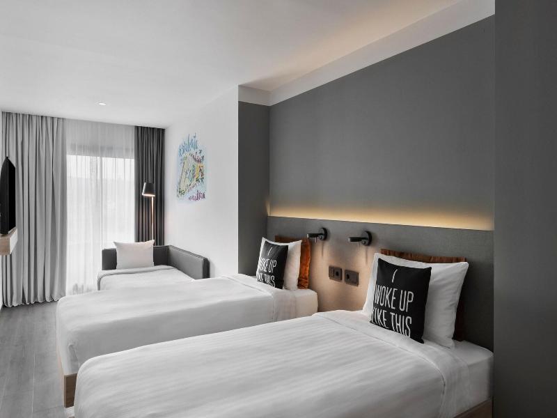 Moxy Barcelona image
