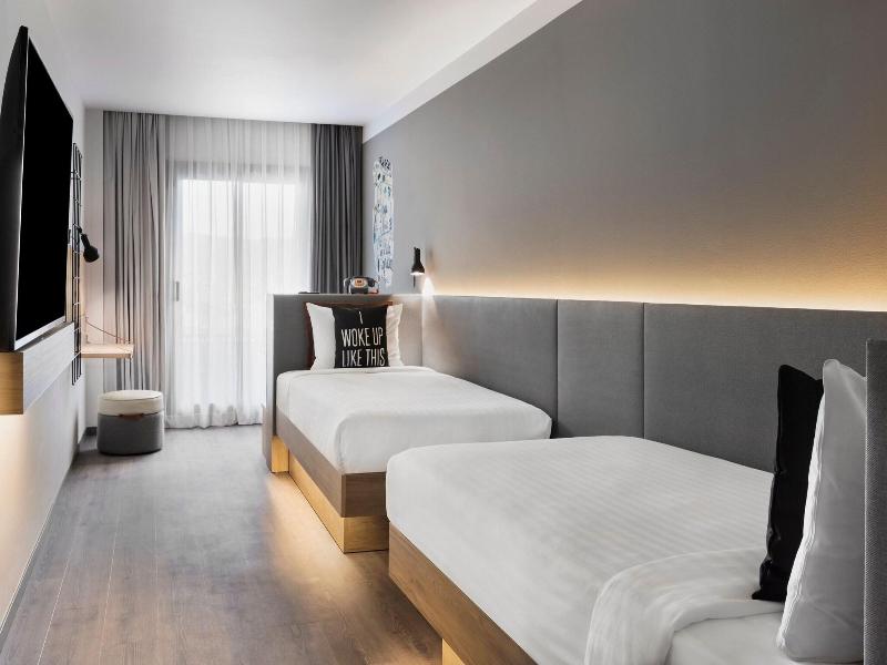 Moxy Barcelona image