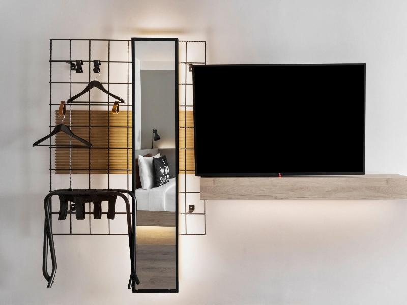 Moxy Barcelona image