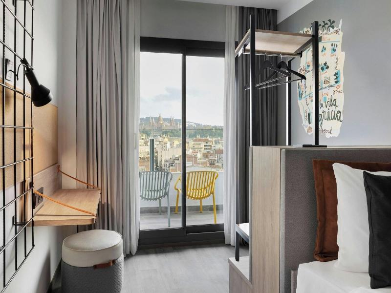 Moxy Barcelona image