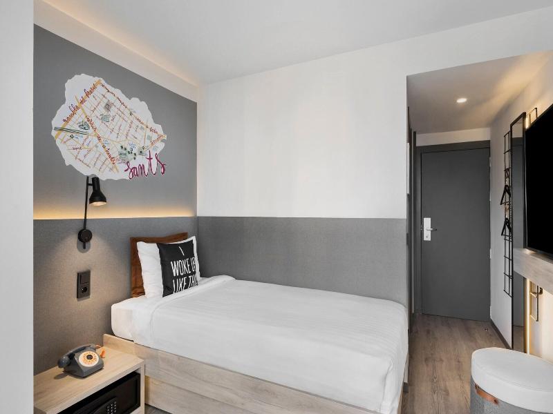 Moxy Barcelona image