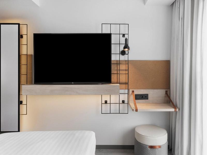 Moxy Barcelona image