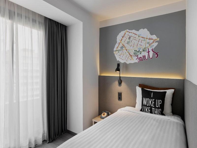 Moxy Barcelona image