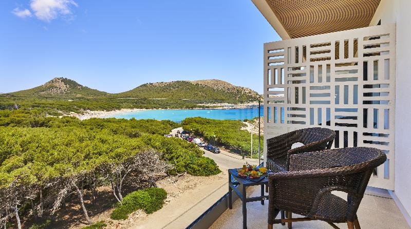 S'Entrador Playa image