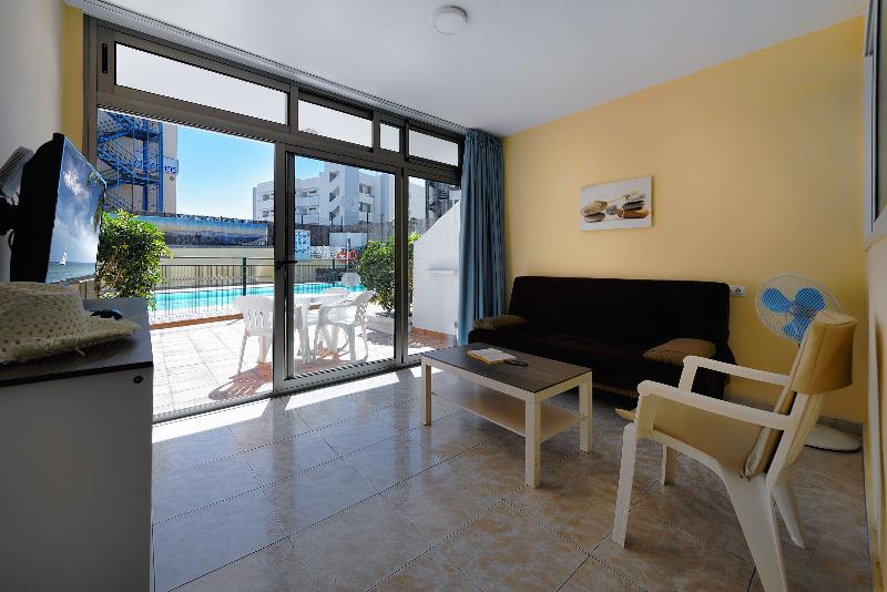 Apartamentos Strelitzias image