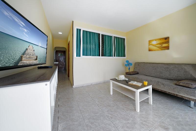 Apartamentos Strelitzias image