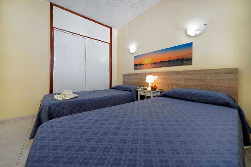 Apartamentos Strelitzias image