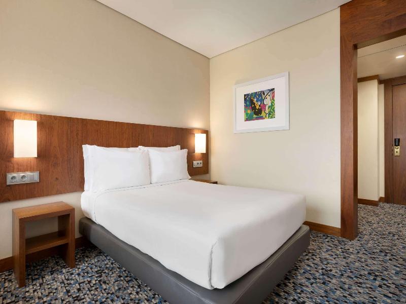 Ramada by Wyndham Lisbon image
