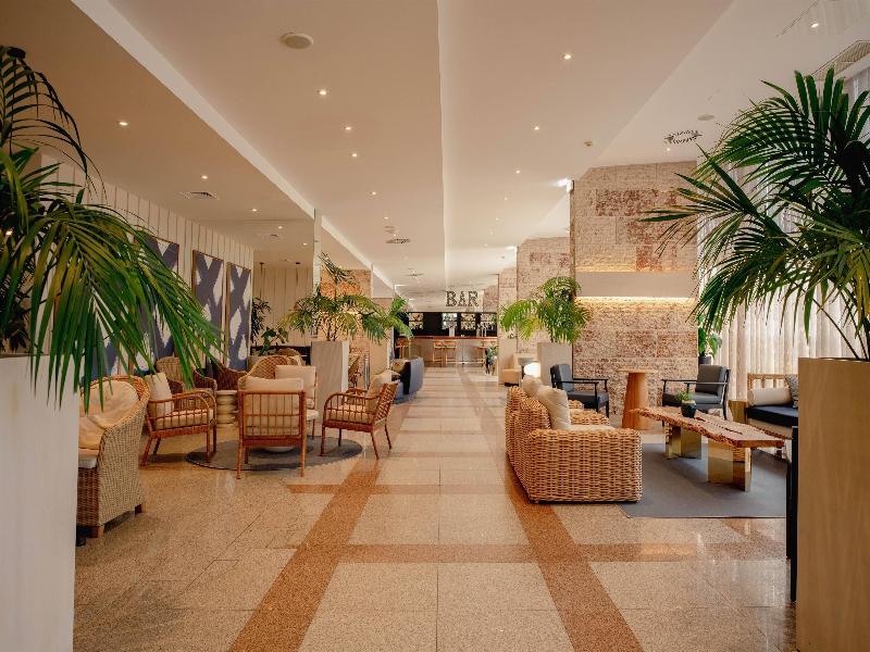 Tryp Lisboa Caparica Mar Hotel image