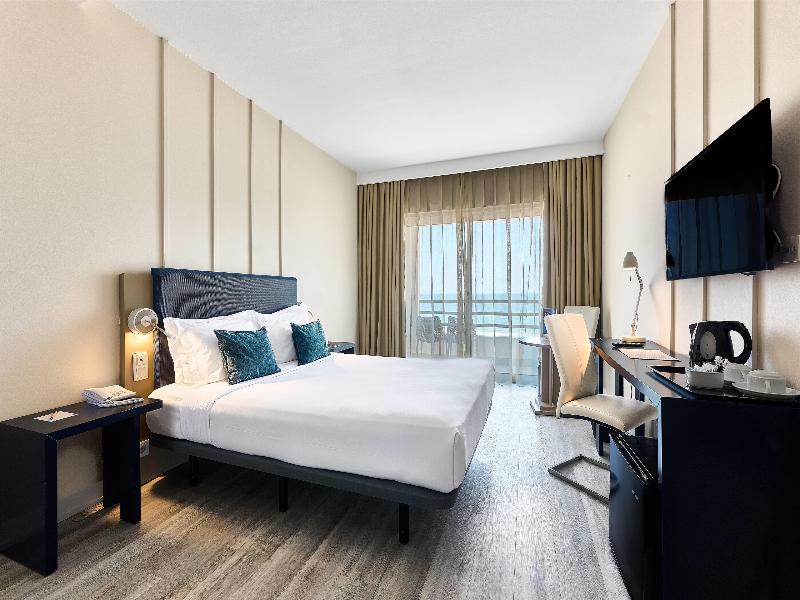 Tryp Lisboa Caparica Mar Hotel image