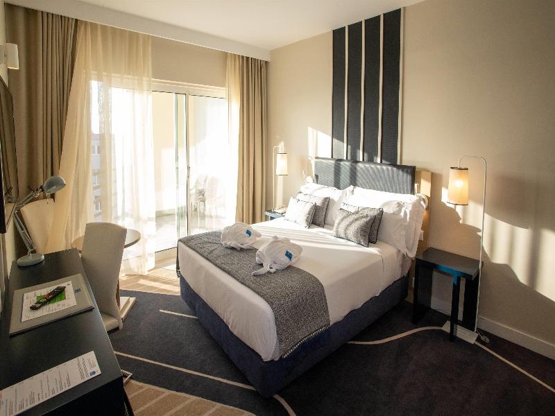 Tryp Lisboa Caparica Mar Hotel image