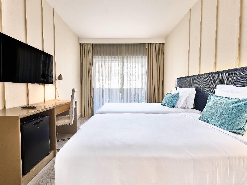 Tryp Lisboa Caparica Mar Hotel image