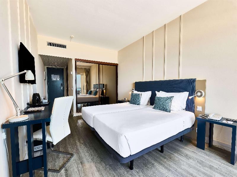 Tryp Lisboa Caparica Mar Hotel image