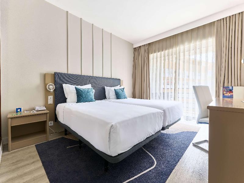 Tryp Lisboa Caparica Mar Hotel image