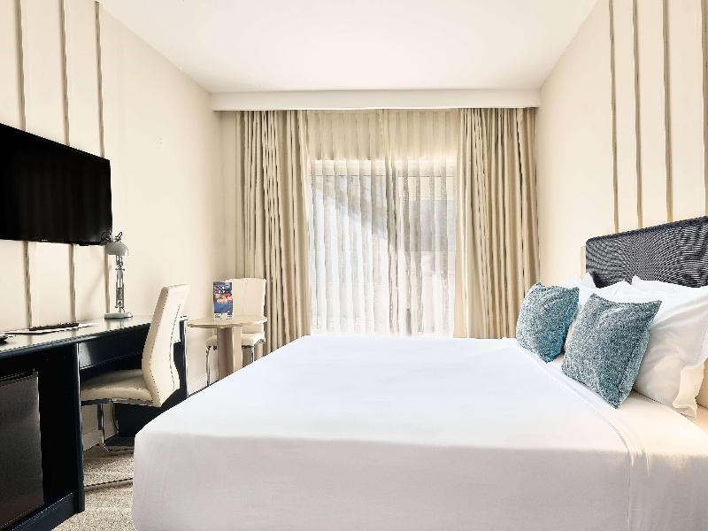 Tryp Lisboa Caparica Mar Hotel image