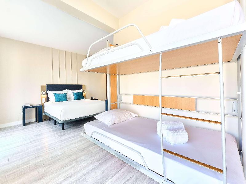 Tryp Lisboa Caparica Mar Hotel image