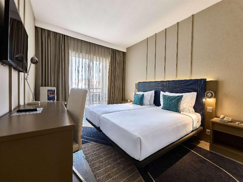 Tryp Lisboa Caparica Mar Hotel image