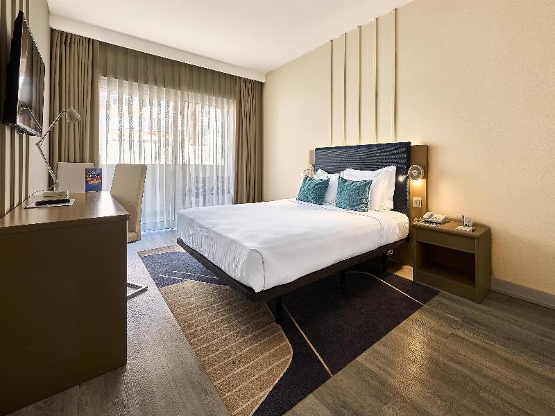 Tryp Lisboa Caparica Mar Hotel image