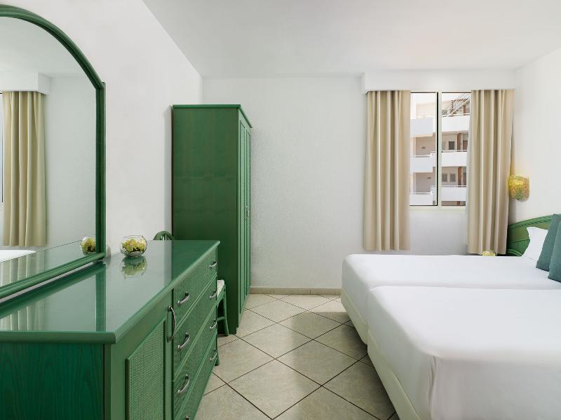 Aparthotel Esquinzo Y Monte del Mar gallery photo 23