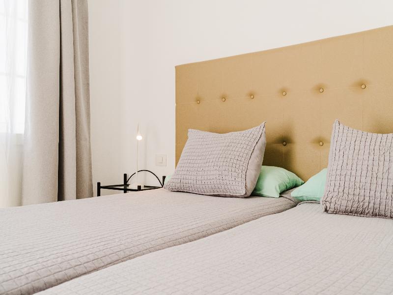 Apartamentos Corona Mar - Select Adults (+16) image