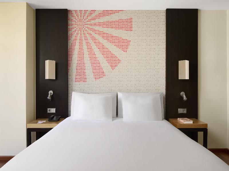 iStay by NH Ciudad de Valencia Hotel image