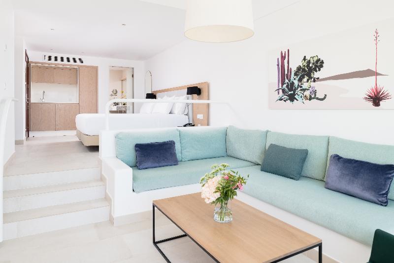 Plus Fariones Suite Hotel gallery photo 22