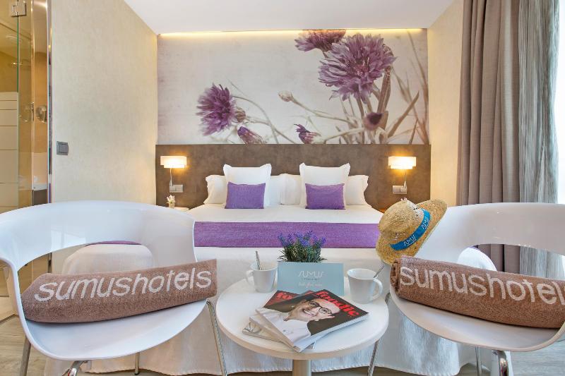 Bed room
