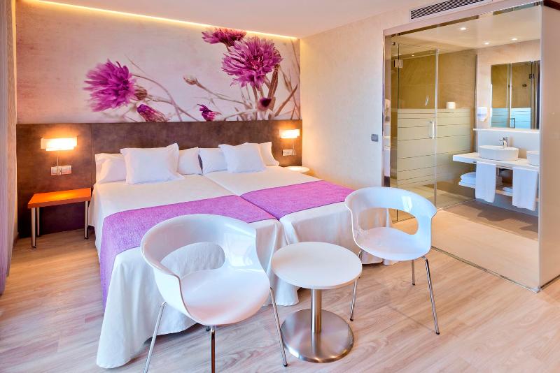 Bed room