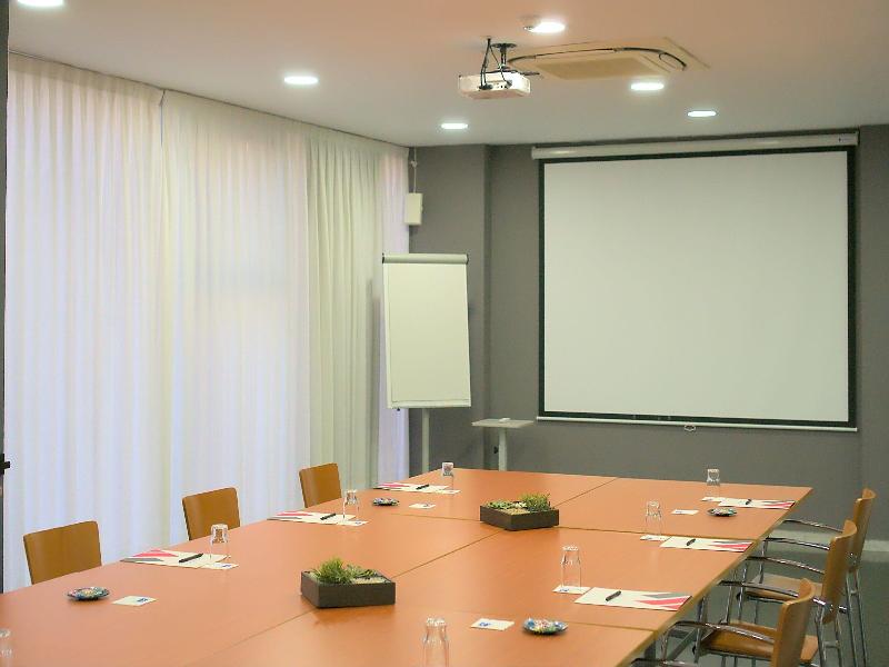 Atenea Barcelona Aparthotel image