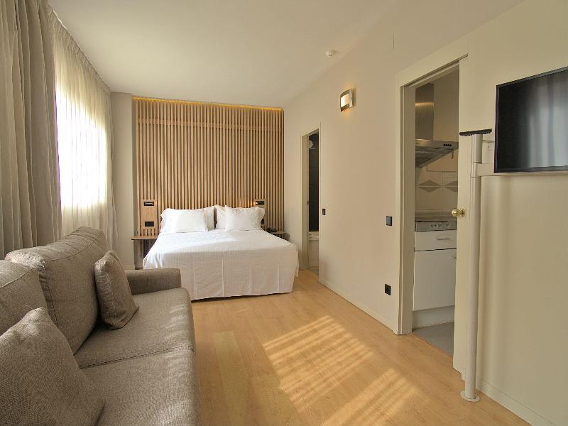 Atenea Barcelona Aparthotel image