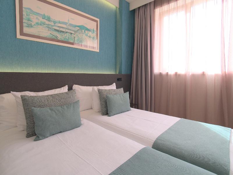 Atenea Barcelona Aparthotel image