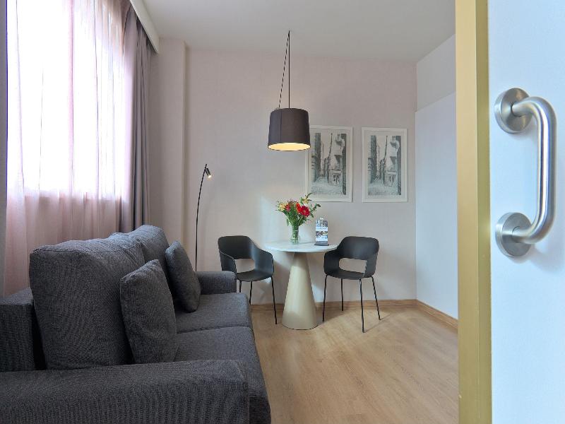 Atenea Barcelona Aparthotel image