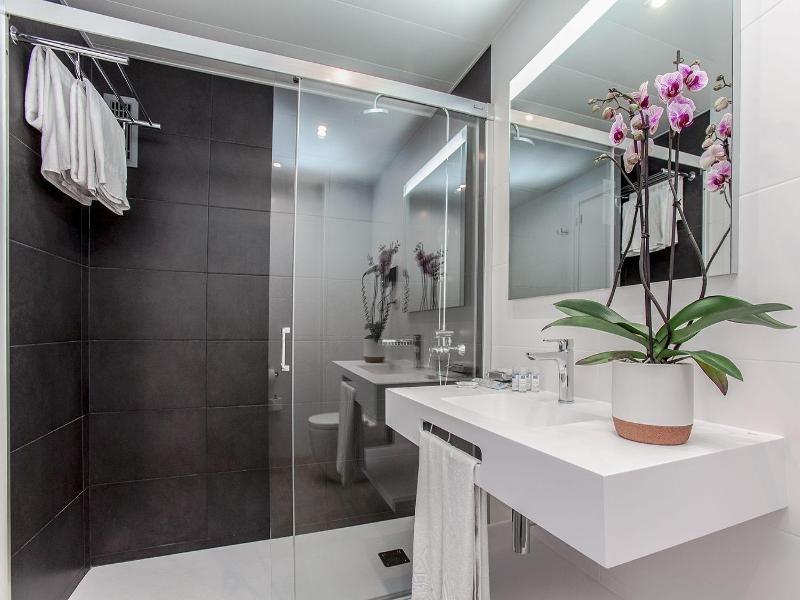 Atenea Barcelona Aparthotel image