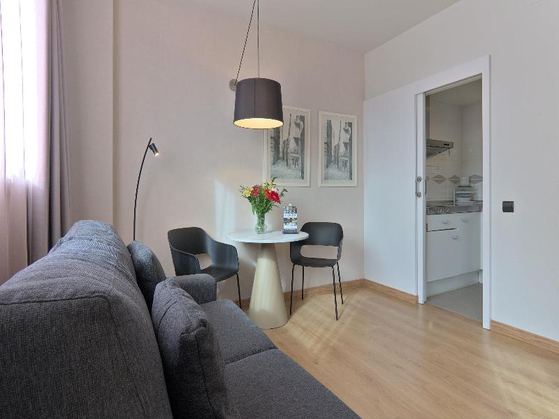 Atenea Barcelona Aparthotel image