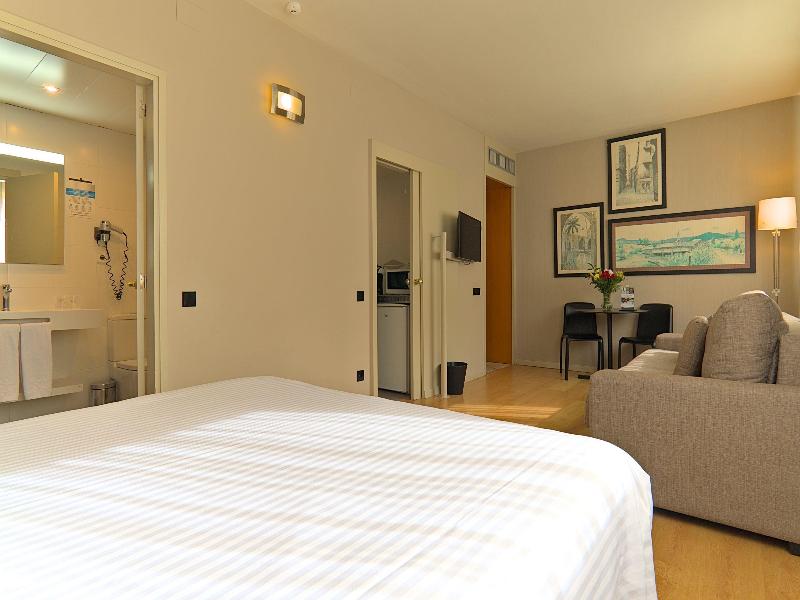 Atenea Barcelona Aparthotel image