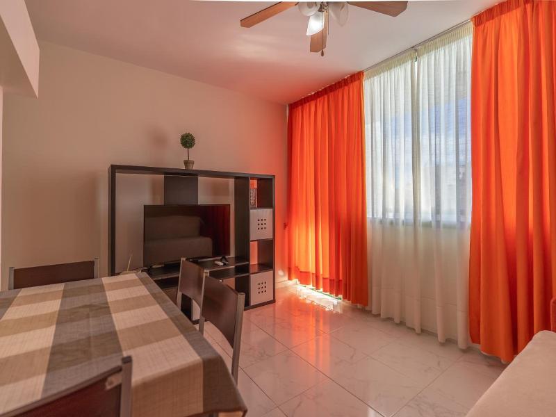Optimist  image
