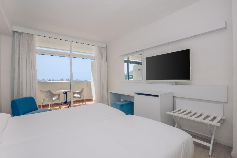 Iberostar Waves Bouganville Playa image