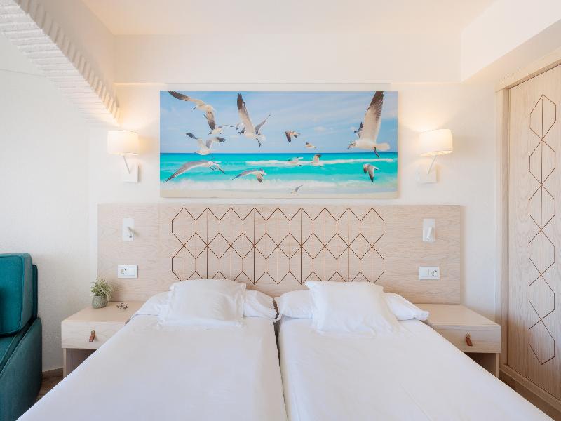 Iberostar Waves Royal Andalus image