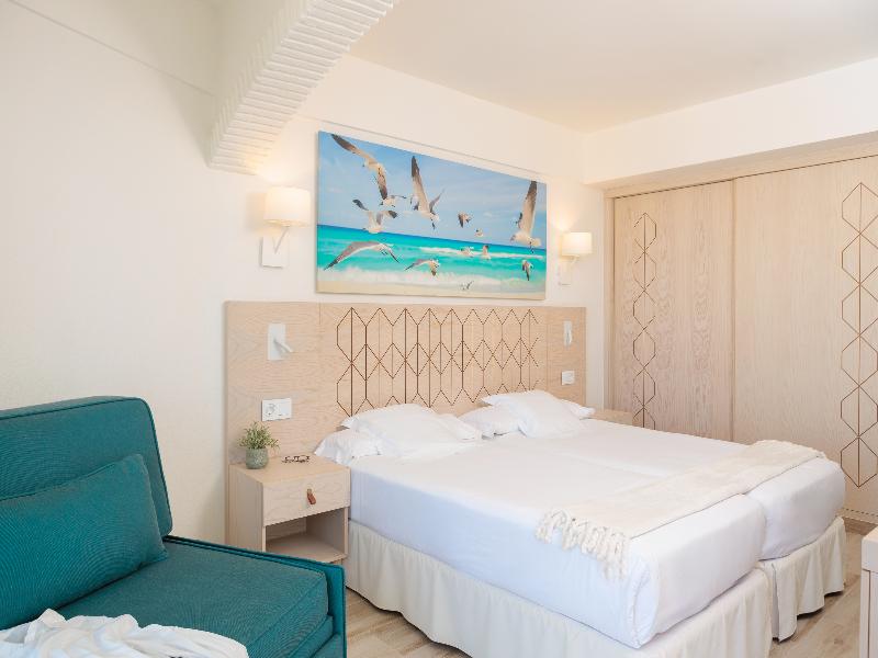 Iberostar Waves Royal Andalus image