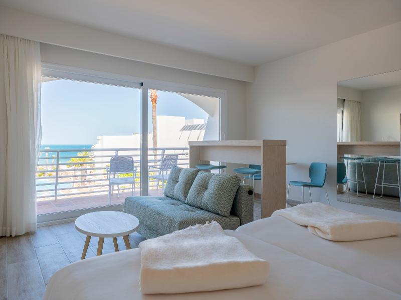 Iberostar Waves Royal Andalus image