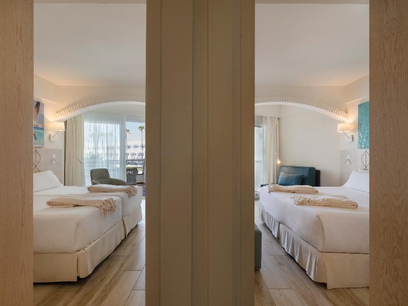 Iberostar Waves Royal Andalus image