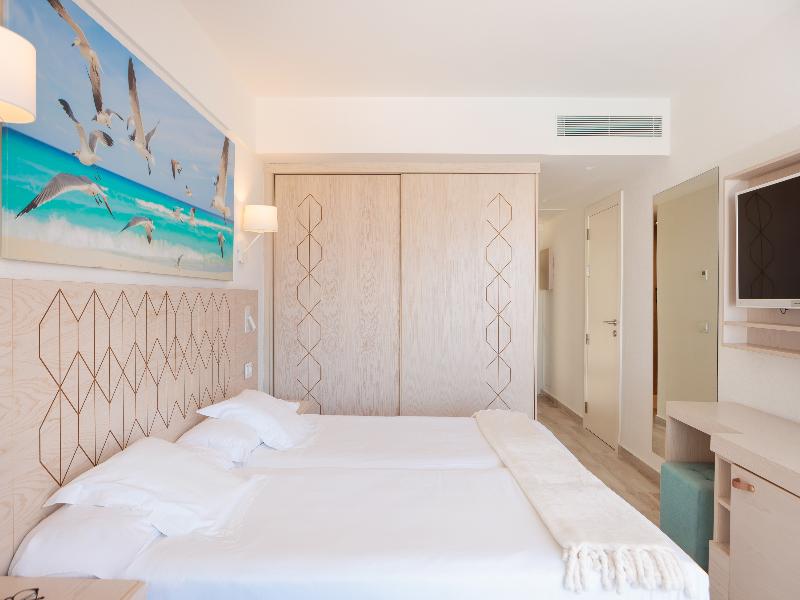 Iberostar Waves Royal Andalus image