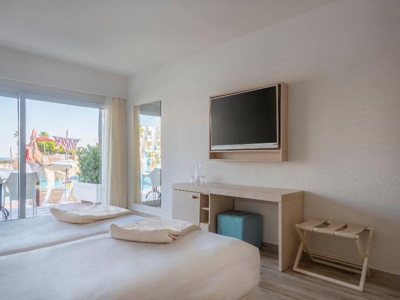 Iberostar Waves Royal Andalus image