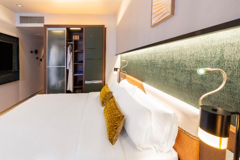 Crowne Plaza Madrid Centre Retiro image