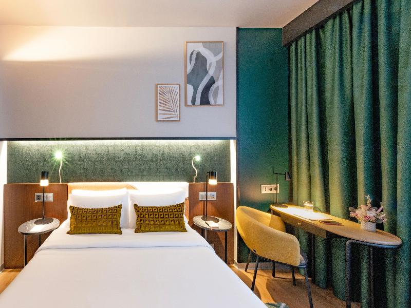 Crowne Plaza Madrid Centre Retiro image