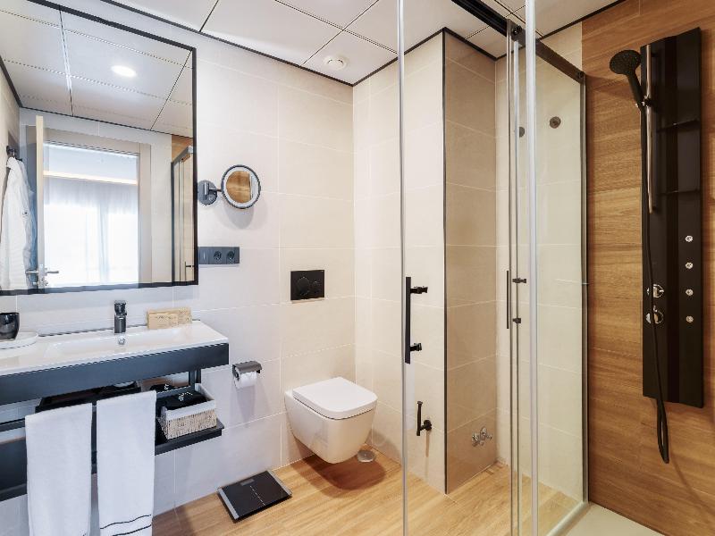 Melia Alicante image