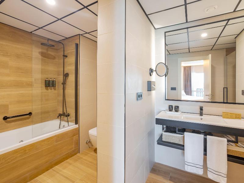 Melia Alicante image